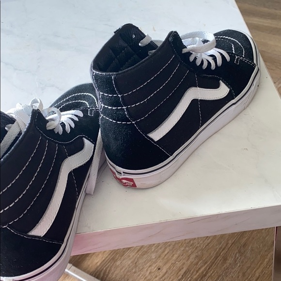 Vans - Picture 3 of 4